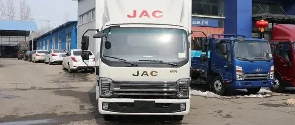 安徽康明斯1号动力+全新外饰 实拍江淮帅铃Q6冷藏车 | 卡车之友网