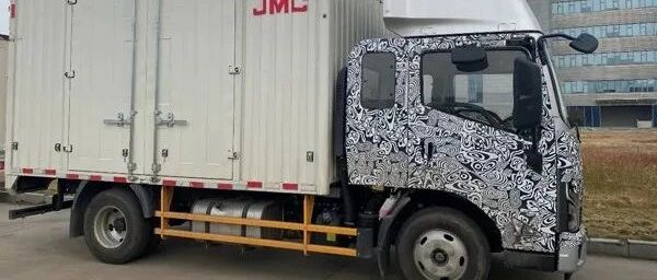 2.5L全新发动机 内饰乘用化 江铃轻卡全新车型谍照曝光 | 卡车之友网