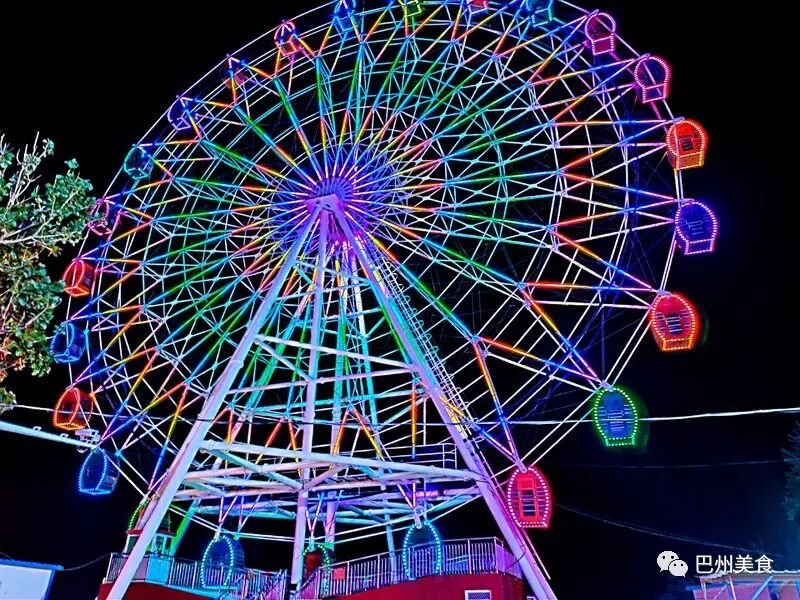 游乐场人坐在球里往上抛_游乐园里都有啥项目_游乐园里有什么游乐项目