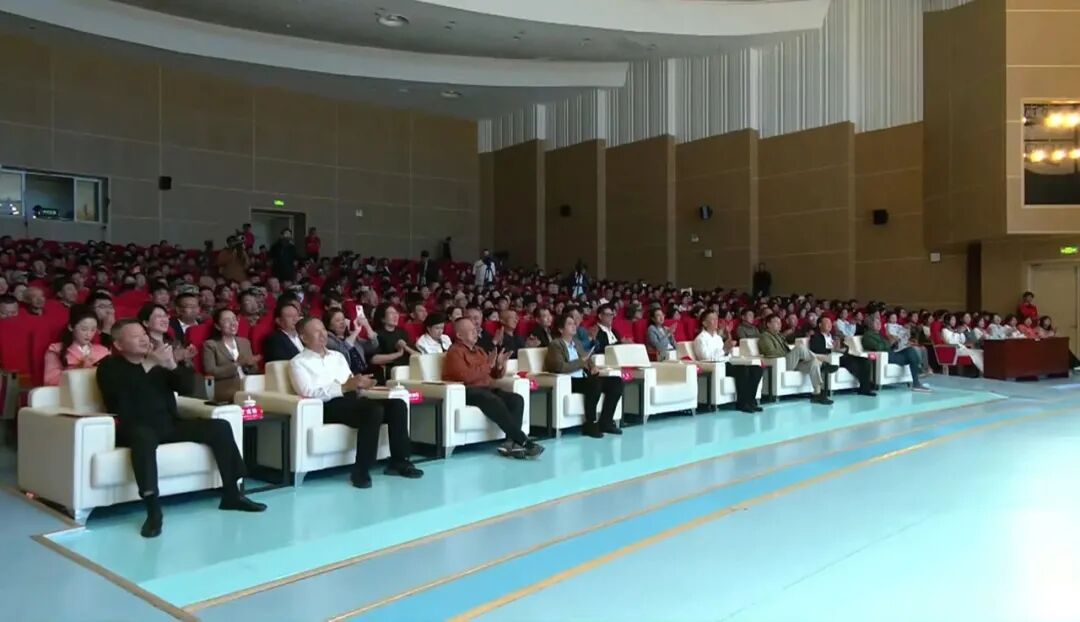 基层艺讯 | 当诗歌邂逅草原！2025“兴安诗会”在星光与绿意中浪漫启幕！ 第16张