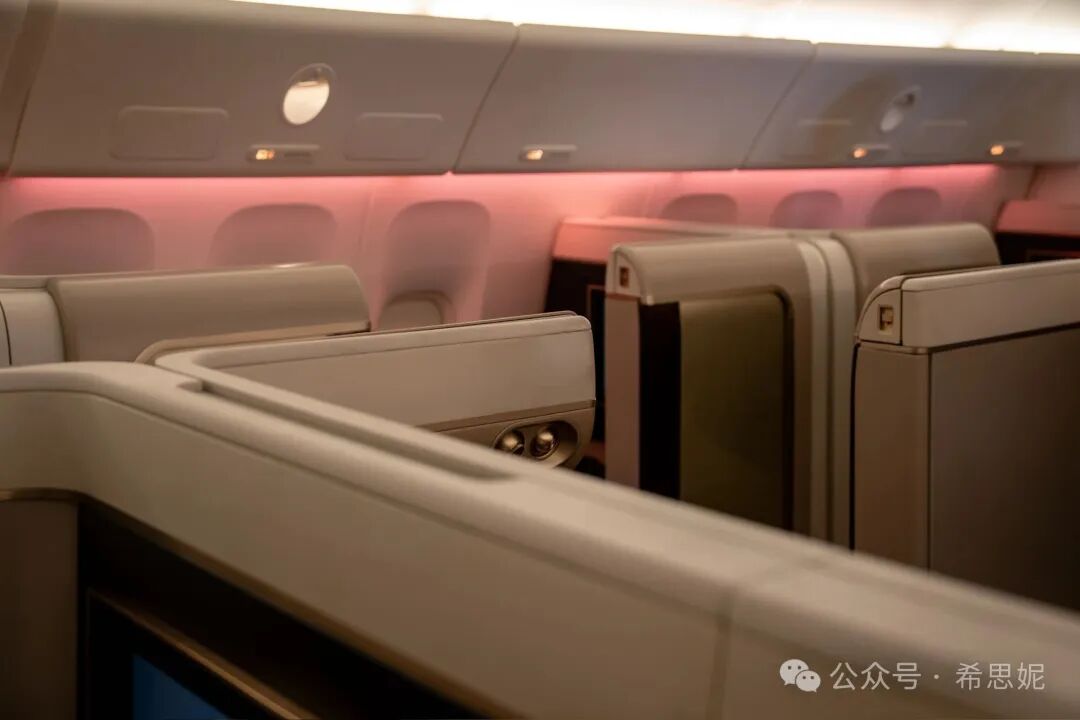 沙特航空头等舱吉达直飞洛杉矶16小时：升舱1300美金，餐食惊艳WiFi故障