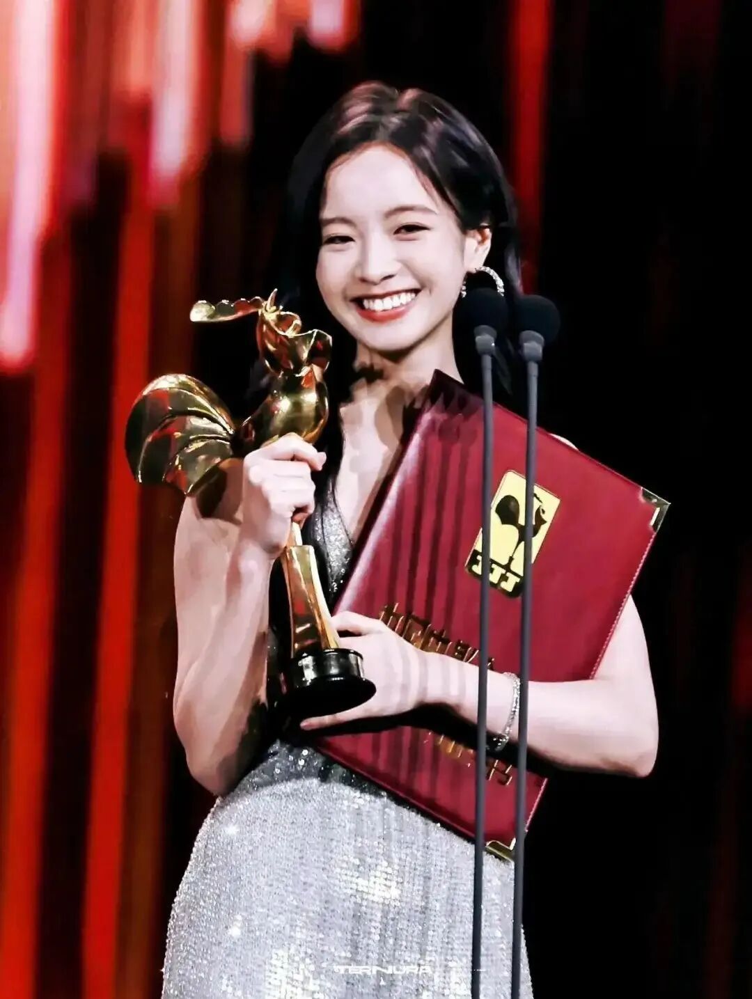 最年轻"金鸡影后"李庚希,背后有高人