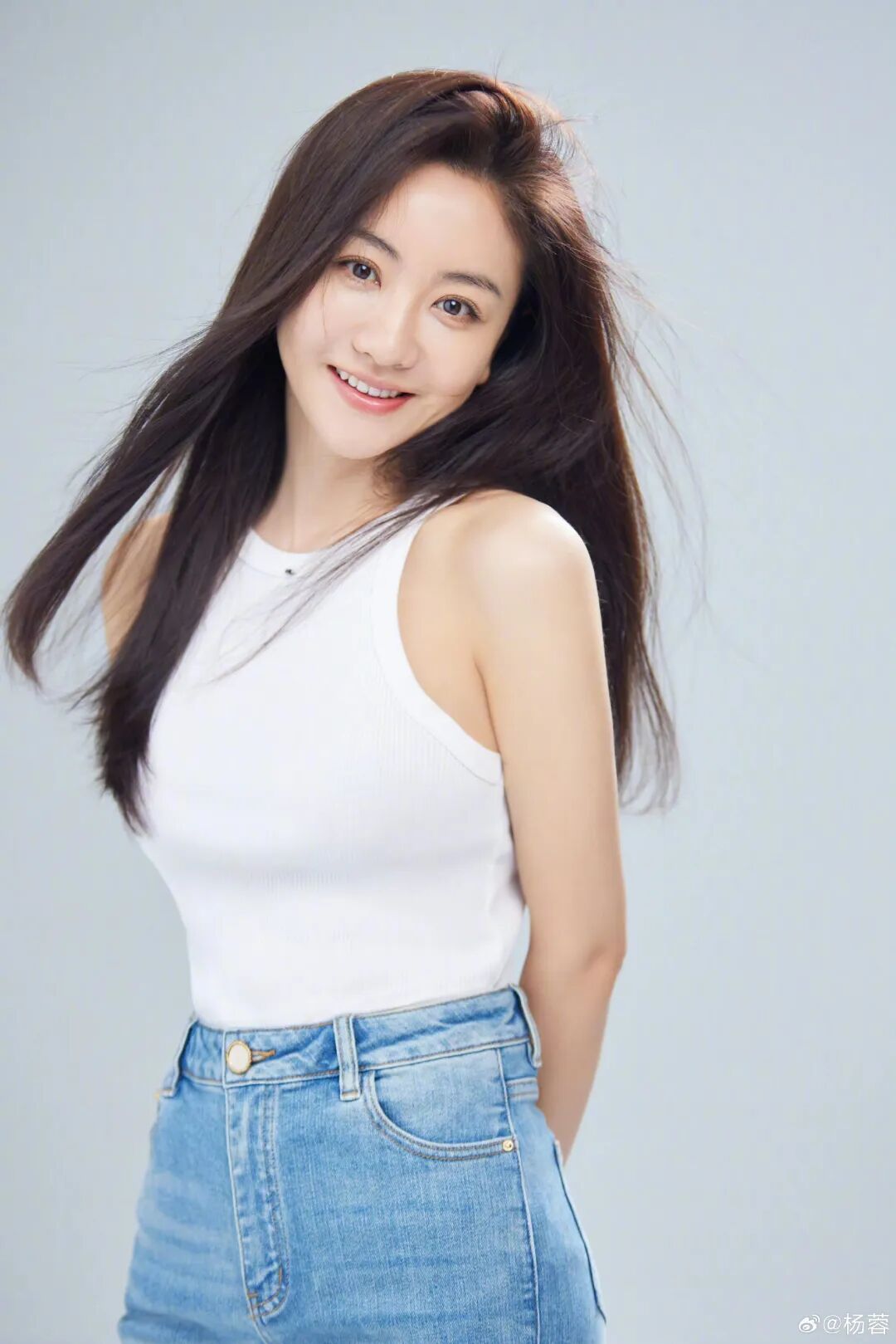 看了"最懒女星"杨蓉43岁近况,不红也挺好