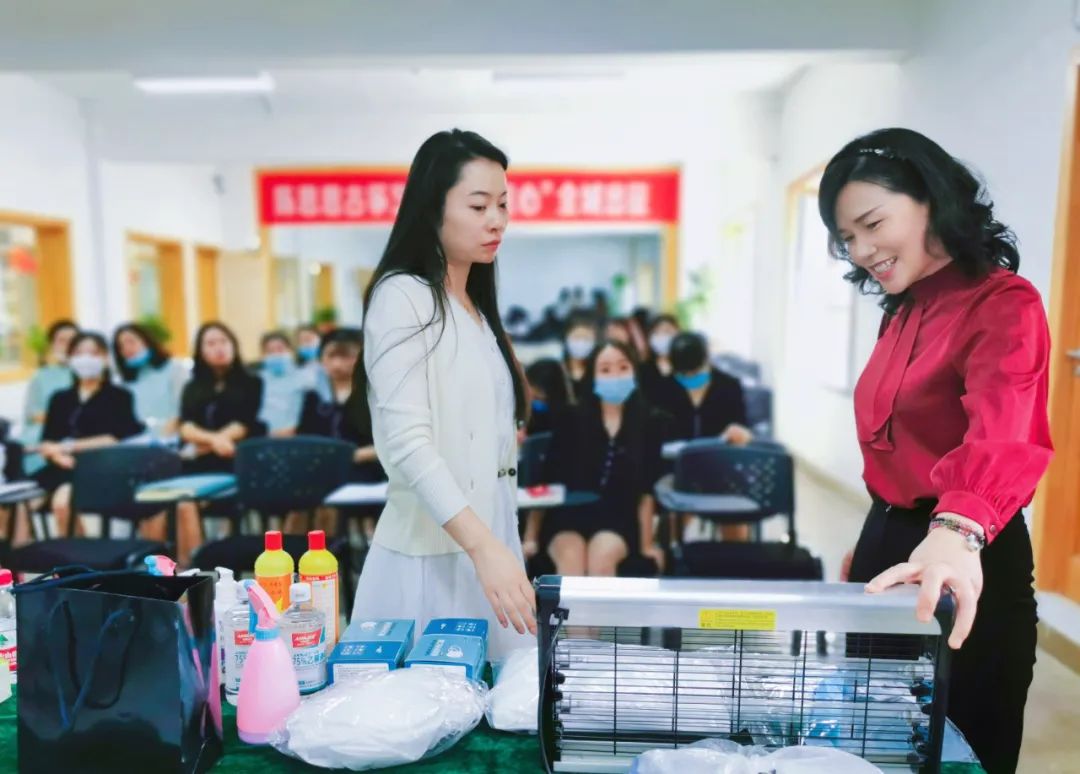 陈思思古筝艺校——学校疫情防控培训讲座