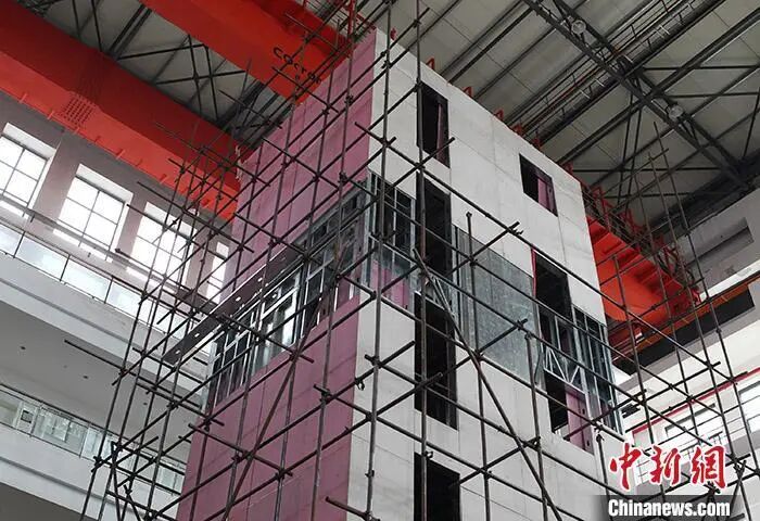 厉害了！我国首次高层轻钢重磅实验震撼现场，世界首次，给大众一