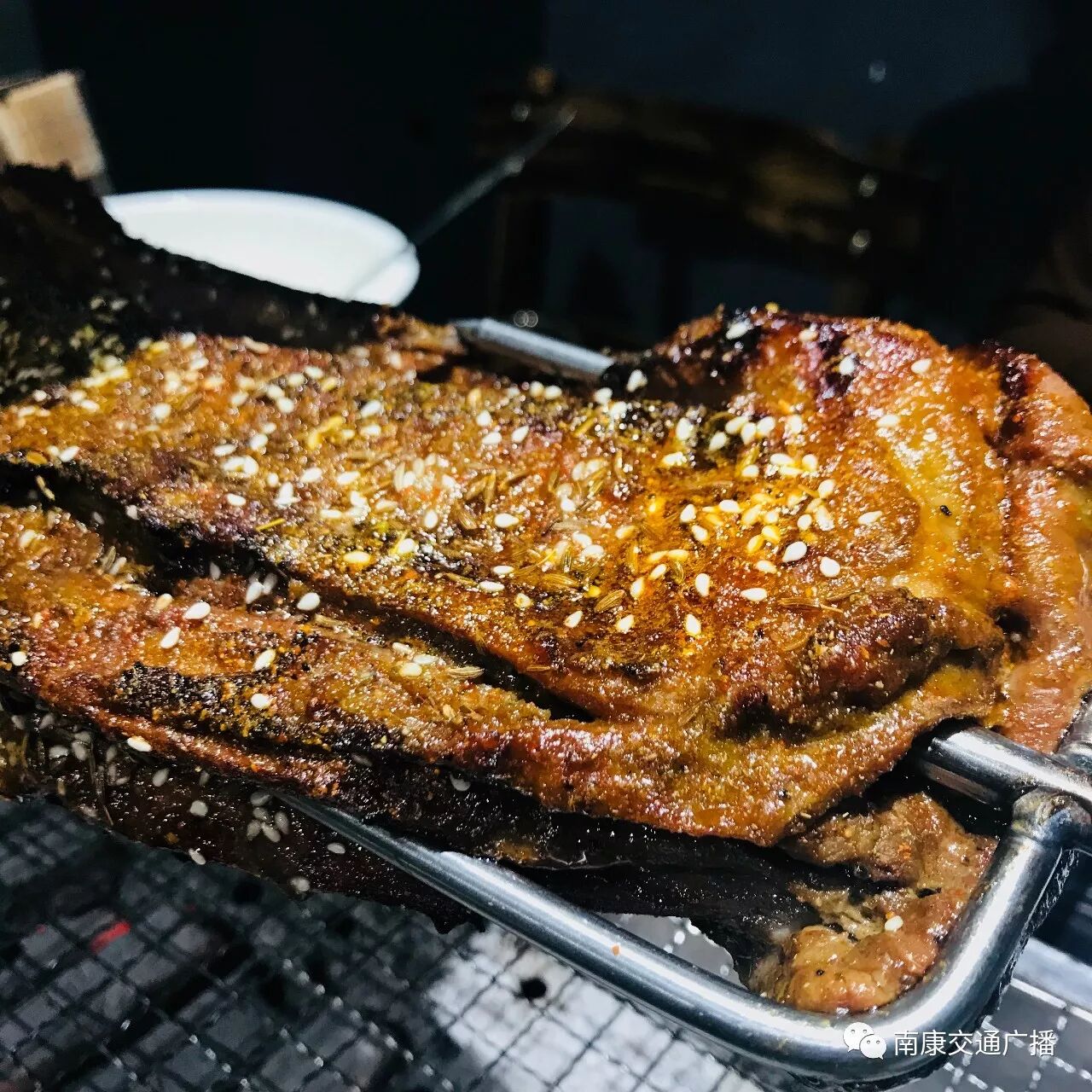这家餐厅老板大放血,进店免费喝羊头汤!螃蟹8.8元/份等你来!