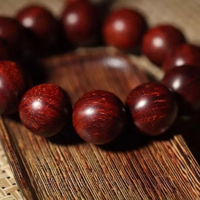 告诉你一些小叶紫檀在网上查不到的事