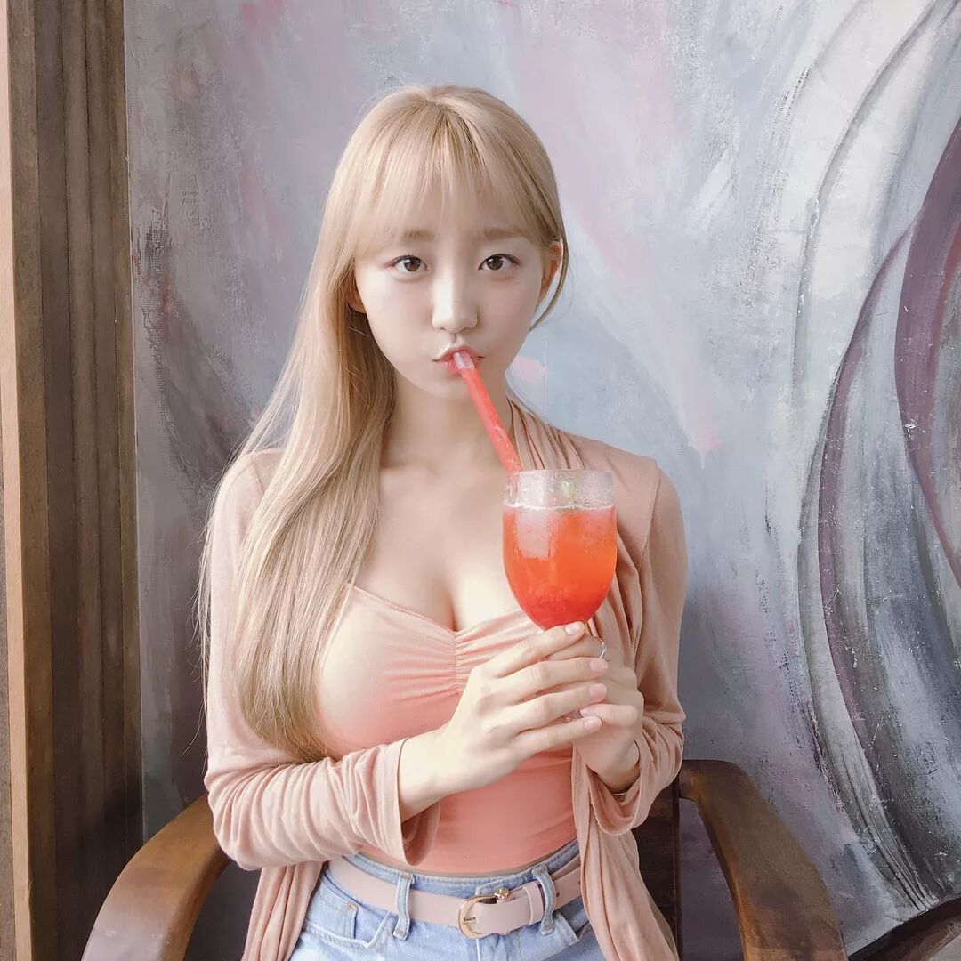 除了 SODA，這些胸器逼人的 DJ 小姐姐哪個頂得住？