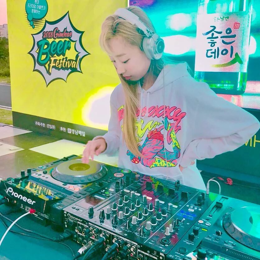 除了 SODA，這些胸器逼人的 DJ 小姐姐哪個頂得住？