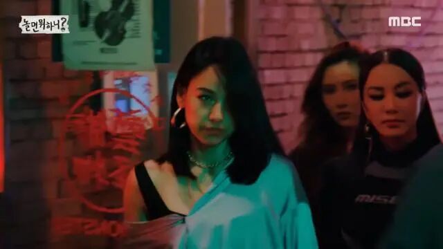 凭火辣身材将泫雅挤下榜 “韩国最辣女rapper”有多野（组图） - 12