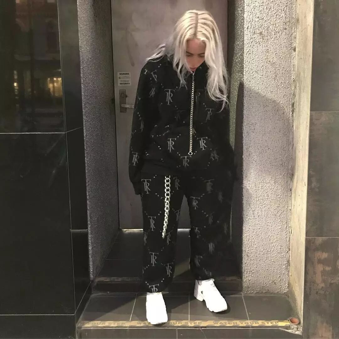 今夏 IG 上最火的 5 雙小白鞋，不用花大錢就能輕鬆買到而且還是泫雅同款？