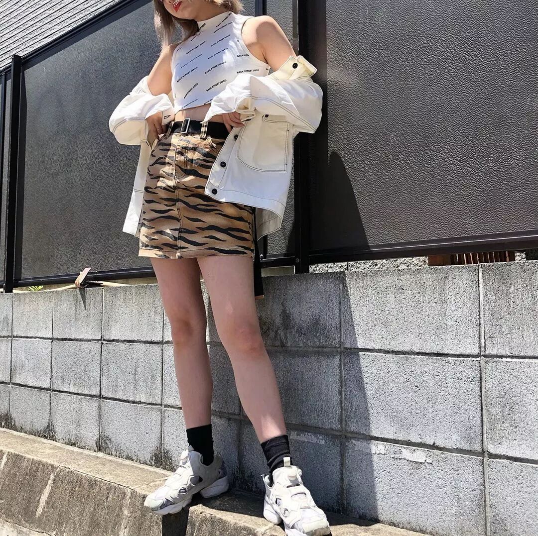 今夏 IG 上最火的 5 雙小白鞋，不用花大錢就能輕鬆買到而且還是泫雅同款？