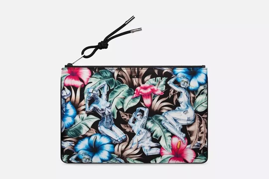 Gucci 經典 GG Logo 樣式漁夫帽上架、Heron Preston 首款自主運動鞋即將上架