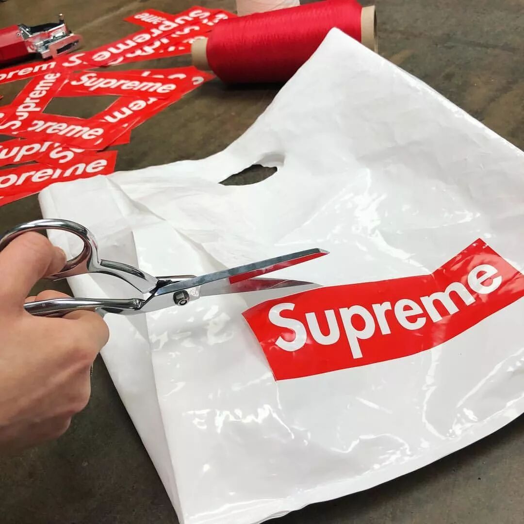 讓 Jennie、Kylie 剁手的舊衣服，是 Fuckboi 永遠不懂的無價之寶！