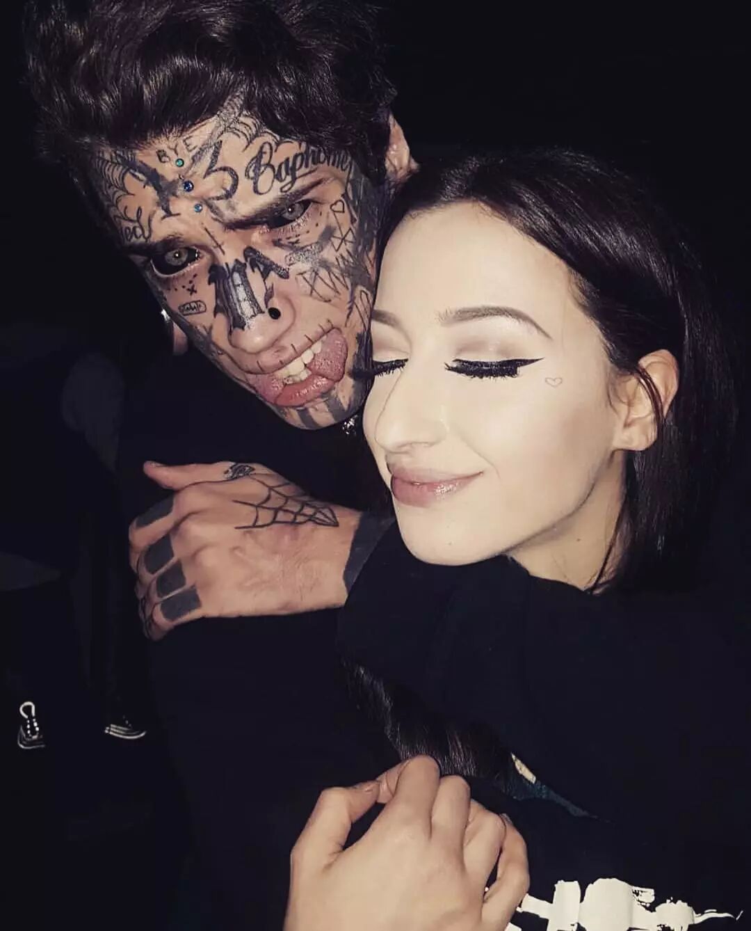 我 21 歲有 40 次身體改造，150 處紋身，你呢？