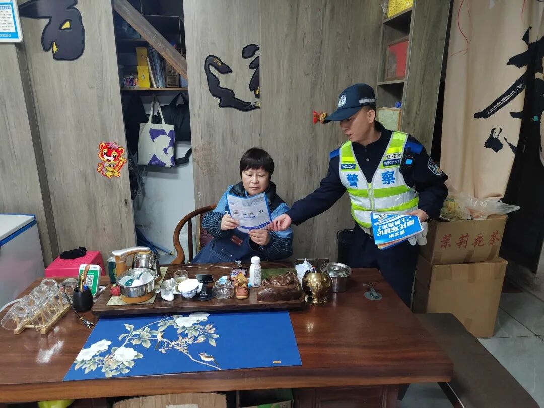 lQDPM4BVaIarDb_NC3DND0CwQYaEWQ_dfFwJFbga8BVGAA_390