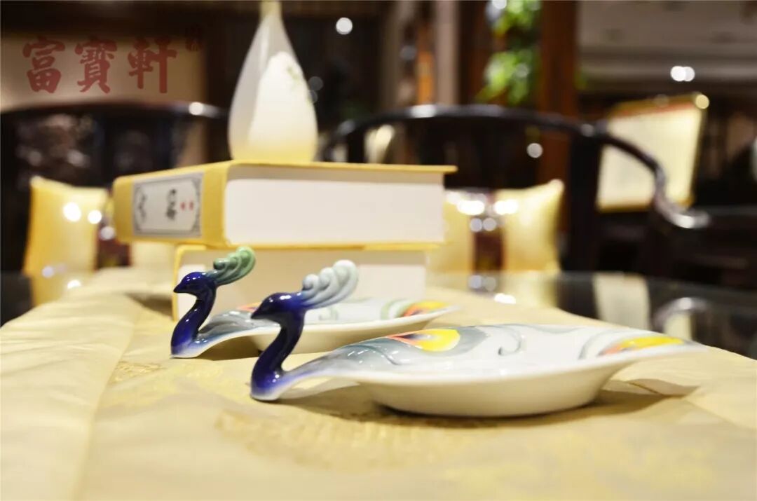 “国潮”成新宠，红木家具走俏 ​