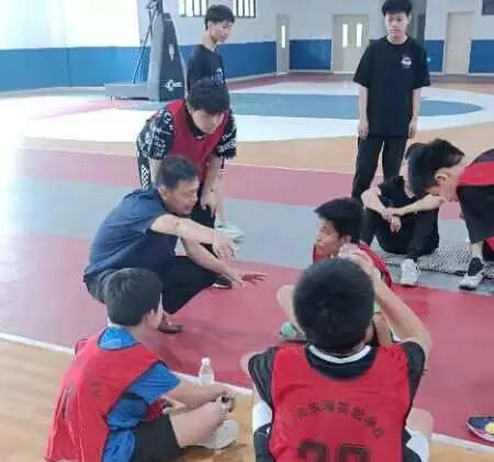 燃青春  “篮”不住，山师东海实验学校举行首届超级篮球对抗赛