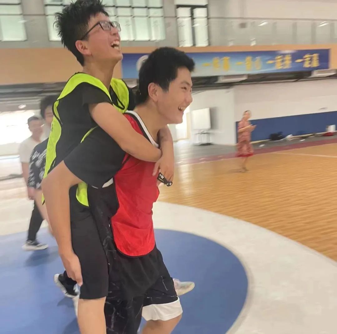 燃青春  “篮”不住，山师东海实验学校举行首届超级篮球对抗赛