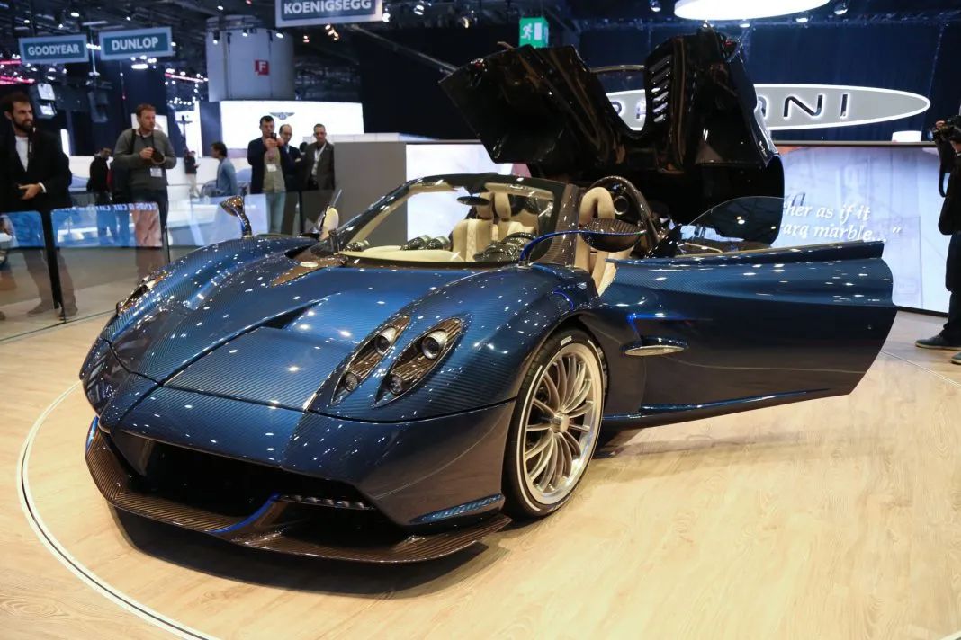 富豪們都覺得貴,帕加尼huayra 定製版現身美國市場_太平洋號