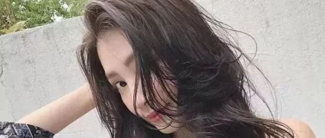 今年新宠烫发发型，“齐胸烫”，极具女人味！