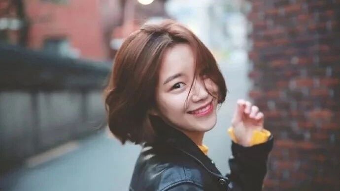 夏天还在披长发？热不死你！这6款发型才够美够清凉！