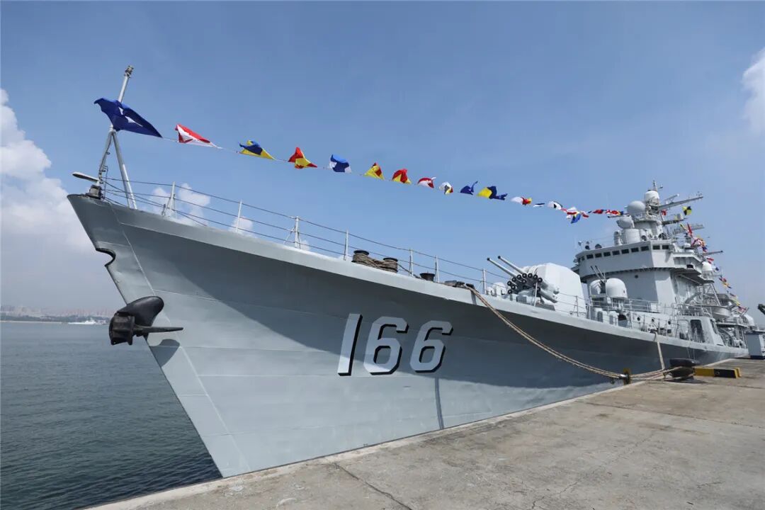 海军166驱逐舰将开到建设码头改造为海军历史主题博物馆