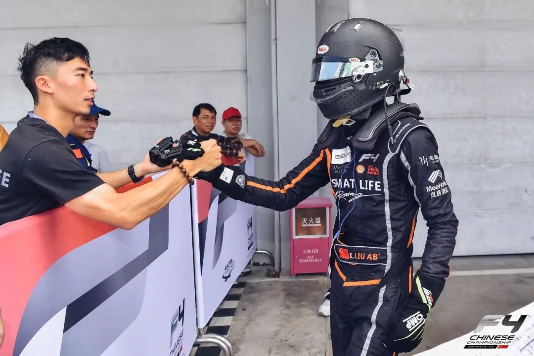 首个决赛日激情上演,刘瑞祺首回合收获pole to win,廖启舜斩获次回合