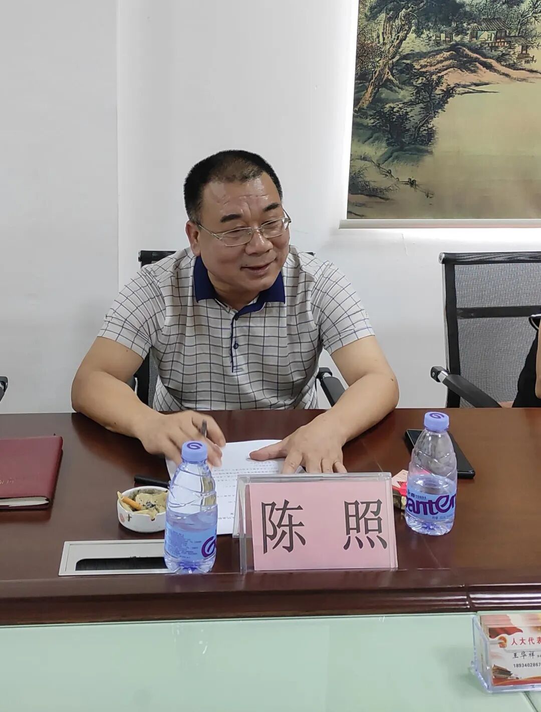 县委常委陈照到遂城镇沙坡村人大代表联络站开展接待群众活动