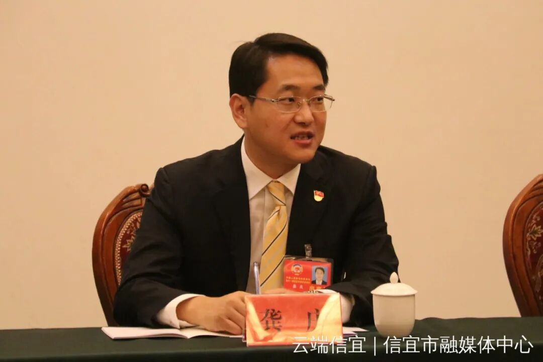 【"两会"特别报道】龚庆,李龙飞参加政协分组讨论-信宜市人民政府网