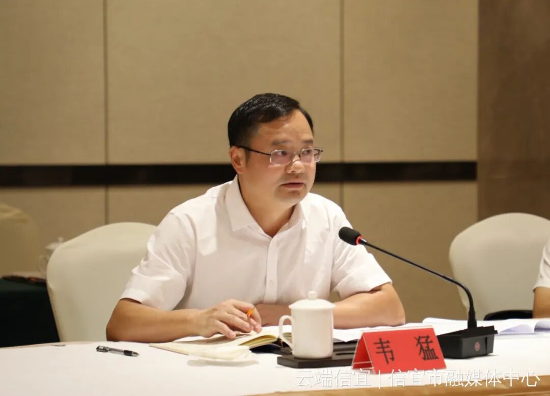 高州市副市长岑解明,化州市副市长黄佑全分别介绍高州市,化州市粤桂