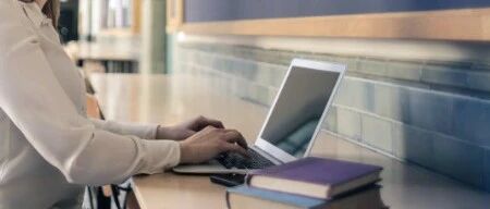 心理因素与青春期女性月经异常有什么关系？