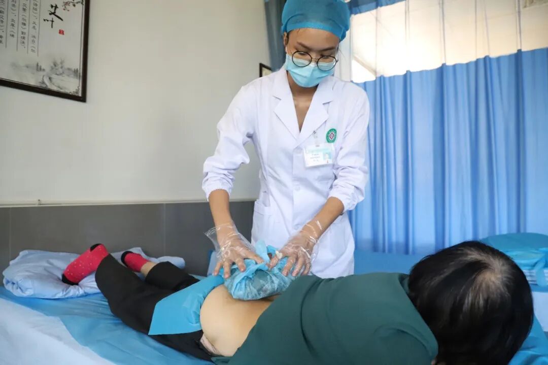 中医熨烫怎么中医特色熨烫，几十味中药融合，巧治常见病_https://www.jmylbn.com_新闻资讯_第12张