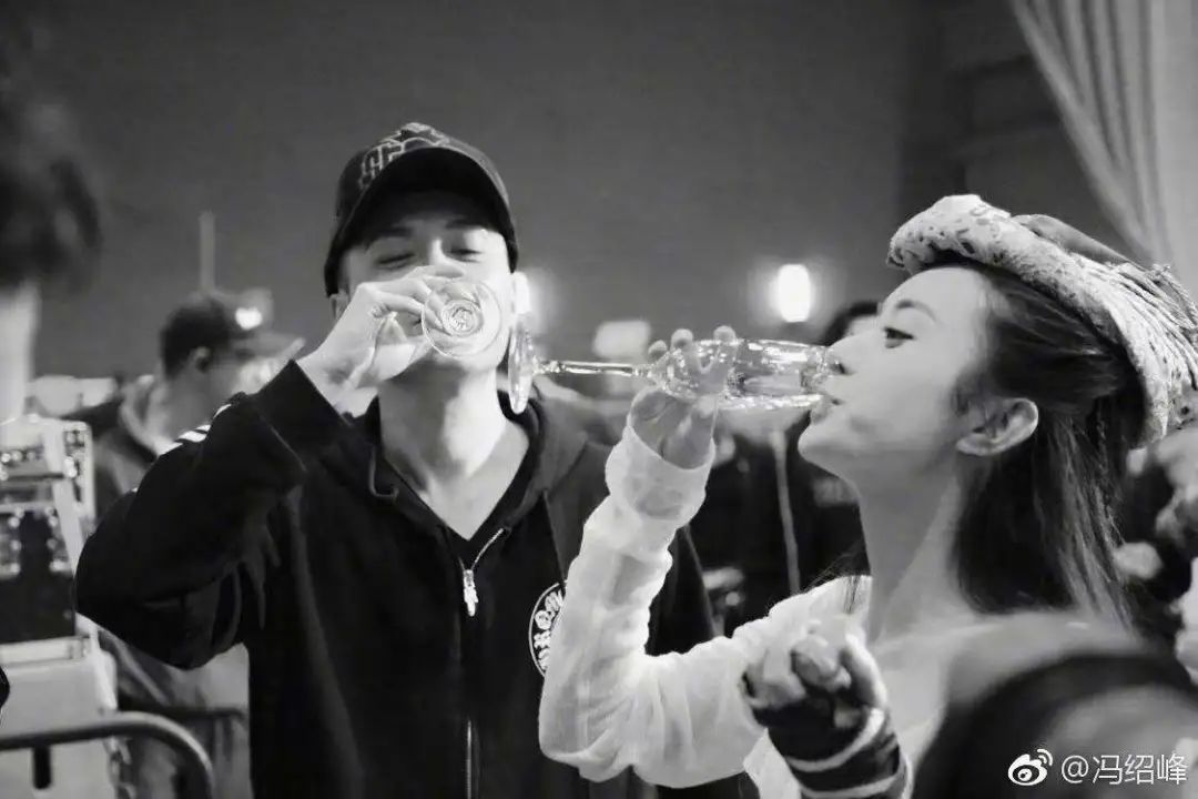 赵丽颖冯绍峰官宣离婚，一饮定情终究曲终人散(图3)