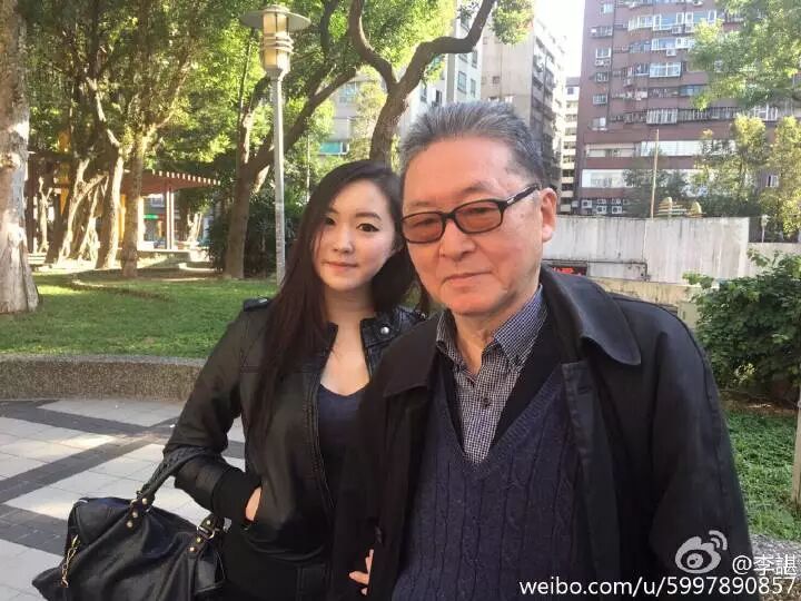 李敖和女儿李谌(图/李敖个人微博截图)长女李文在接受媒体专访时