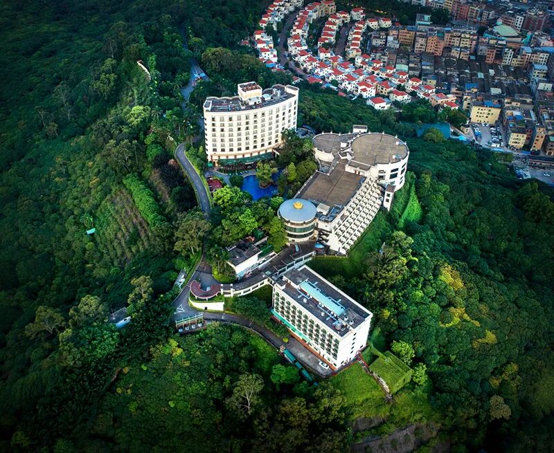 西式自助晚餐双人套票￥698入住东莞樟木头三正半山的半山房,享双人