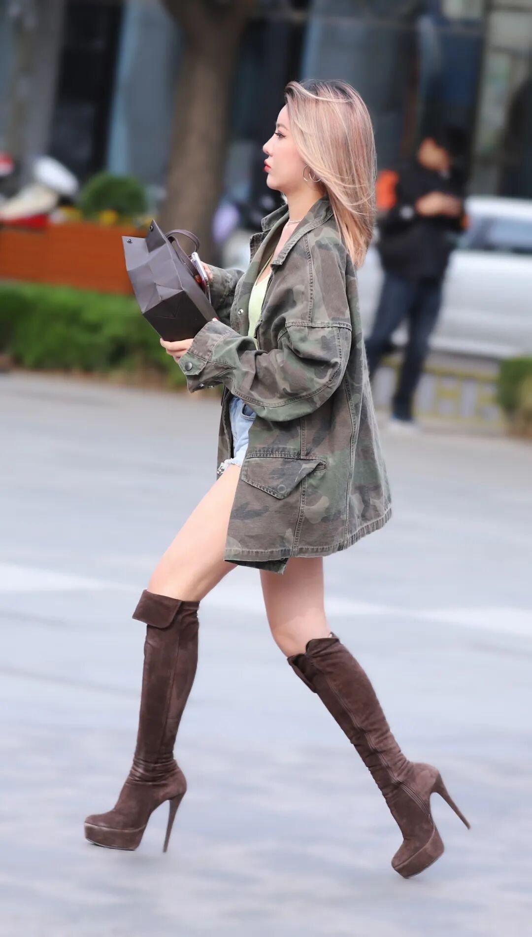 街拍在三里屯真的看到美女了这一次没白来