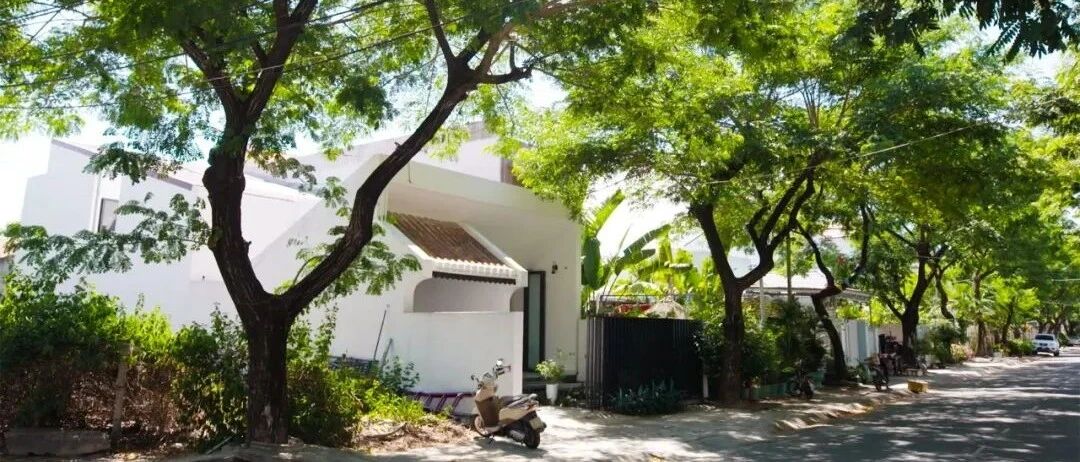 他仅花40万造出庭院别墅：进门就是转运鱼池，室内还藏着小公园