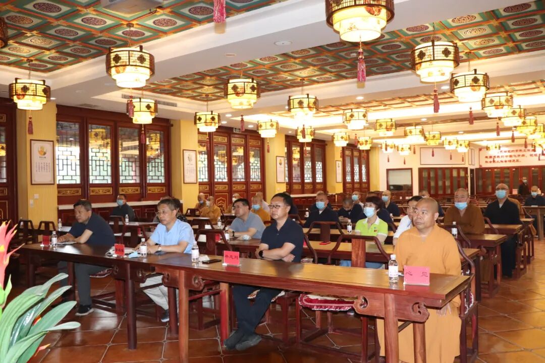 青岛政协民宗委送法律进宗教场所活动