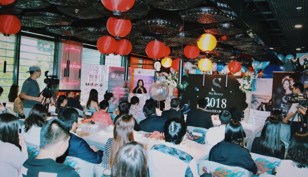 %name 今天，你的朋友圈和悉尼CBD被这的颜值打动