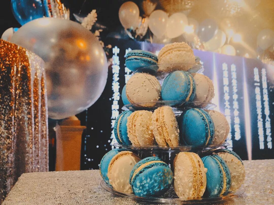 %name 今天，你的朋友圈和悉尼CBD被这的颜值打动