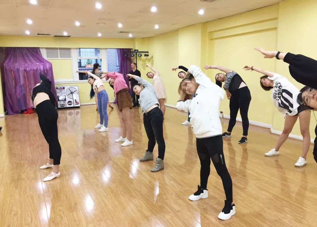 %name “隐形美貌人口”掀开神秘面纱，颜值实力双双在线