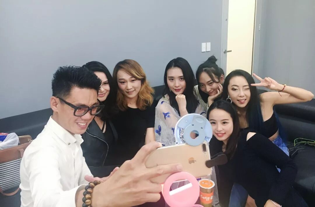 %name “隐形美貌人口”掀开神秘面纱，颜值实力双双在线