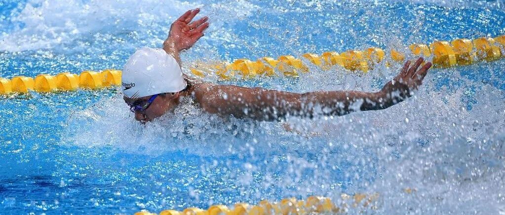 【全运会】19岁游泳小将勇夺男子100米蝶泳金牌，王长浩：没压力助我拼出好成绩＆全运会游泳赛第七日，张雨霏徐嘉余收获个人第四金