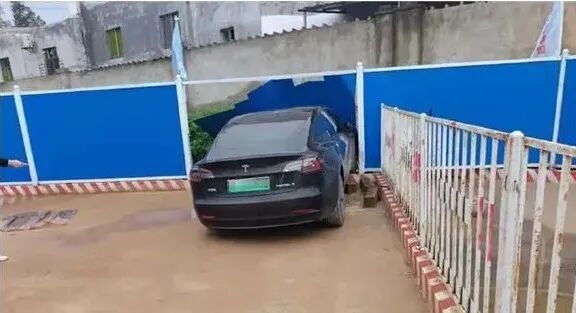 315 前夜，看特斯拉「刹车失灵与海外撞车」事件的图6