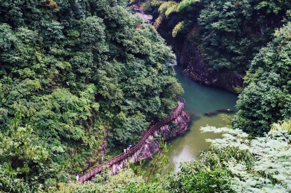 磐安尖山鎮