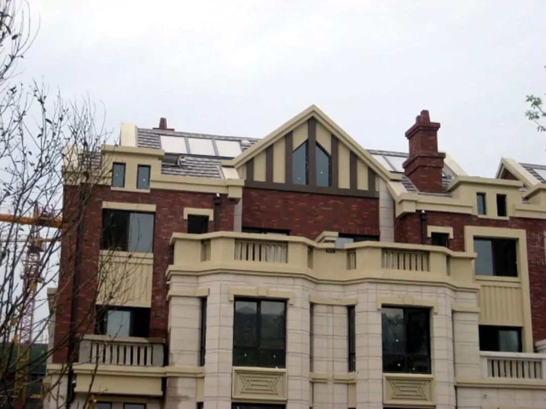 五星平板太陽能分體別墅系統(tǒng)在青島保利房地產(chǎn)中的運用