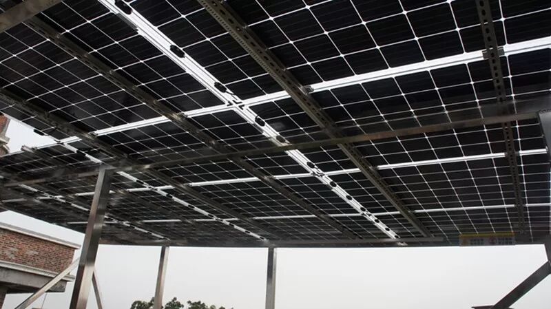 五星戶用雙玻雙面光伏電站局部