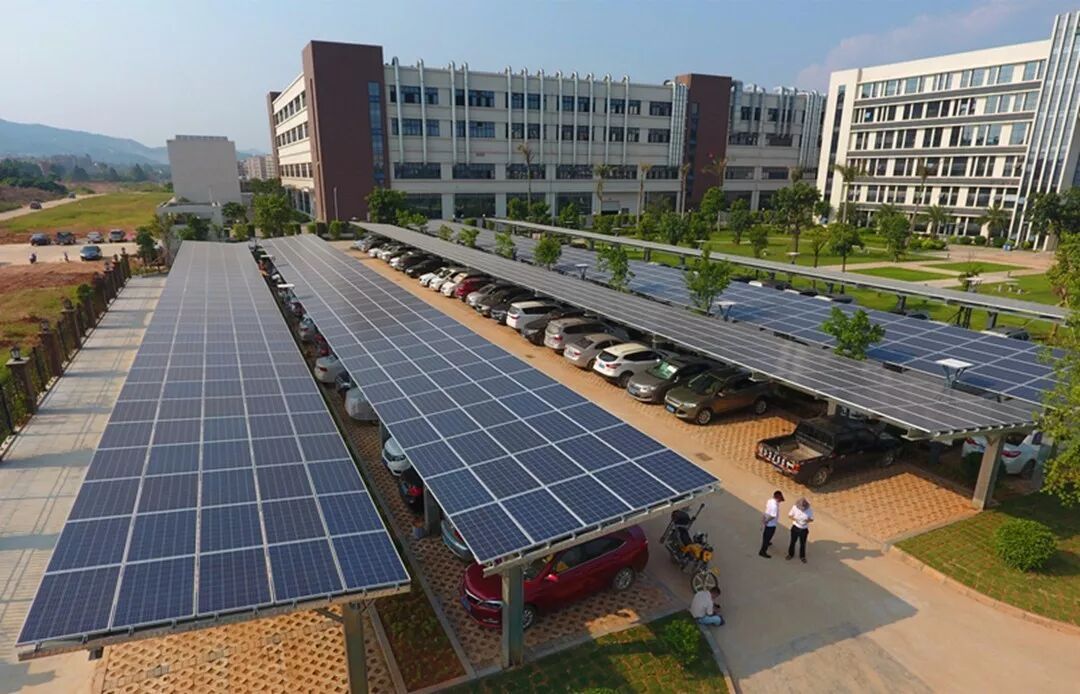 五星承建的惠州迪諾雅光伏停車棚項目