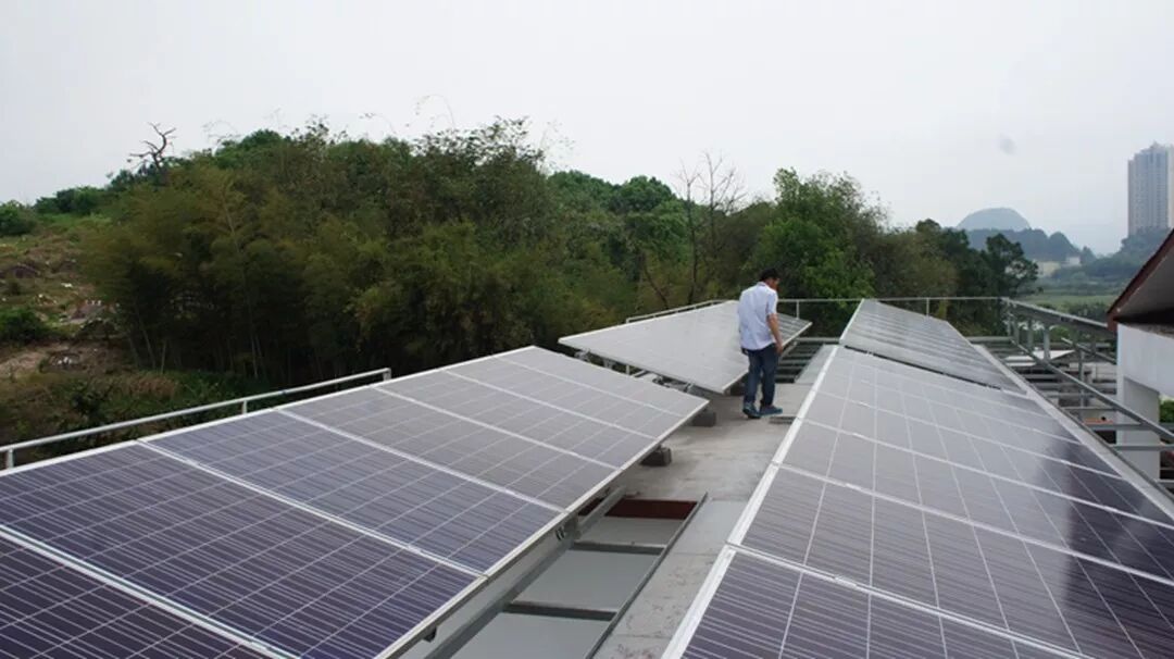 五星公司建造的馬壩鎮(zhèn)龍崗村13KW扶貧電站